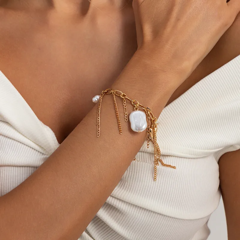 Premium Pearl Heart Tassel Bracelet