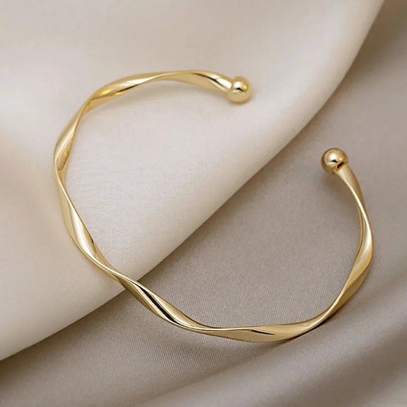 Premium Twisted Gold Cuff Bracelet ✨️